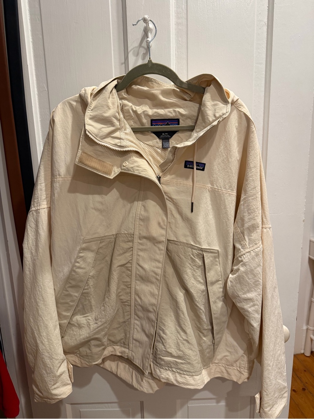 Patagonia Women's Skysail Jacket in Natural